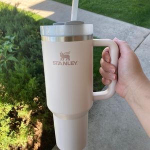 EXCLUSIVE STANLEY TUMBLER